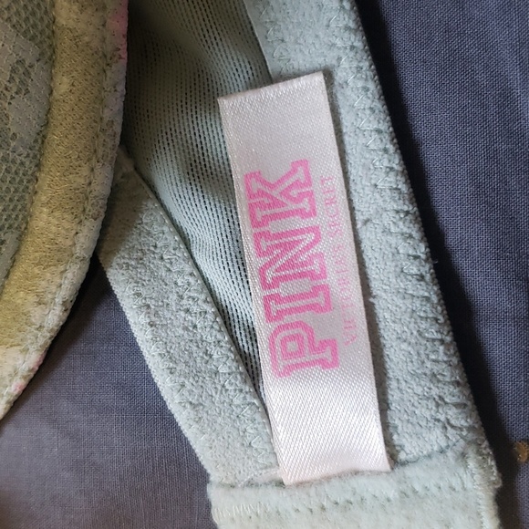 VS pink bra bundle - Picture 7 of 7